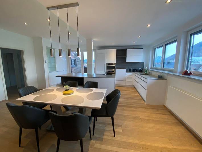 Ferienwohnung für 5 Personen, mit Balkon und Terrasse sowie Seeblick am Traunsee