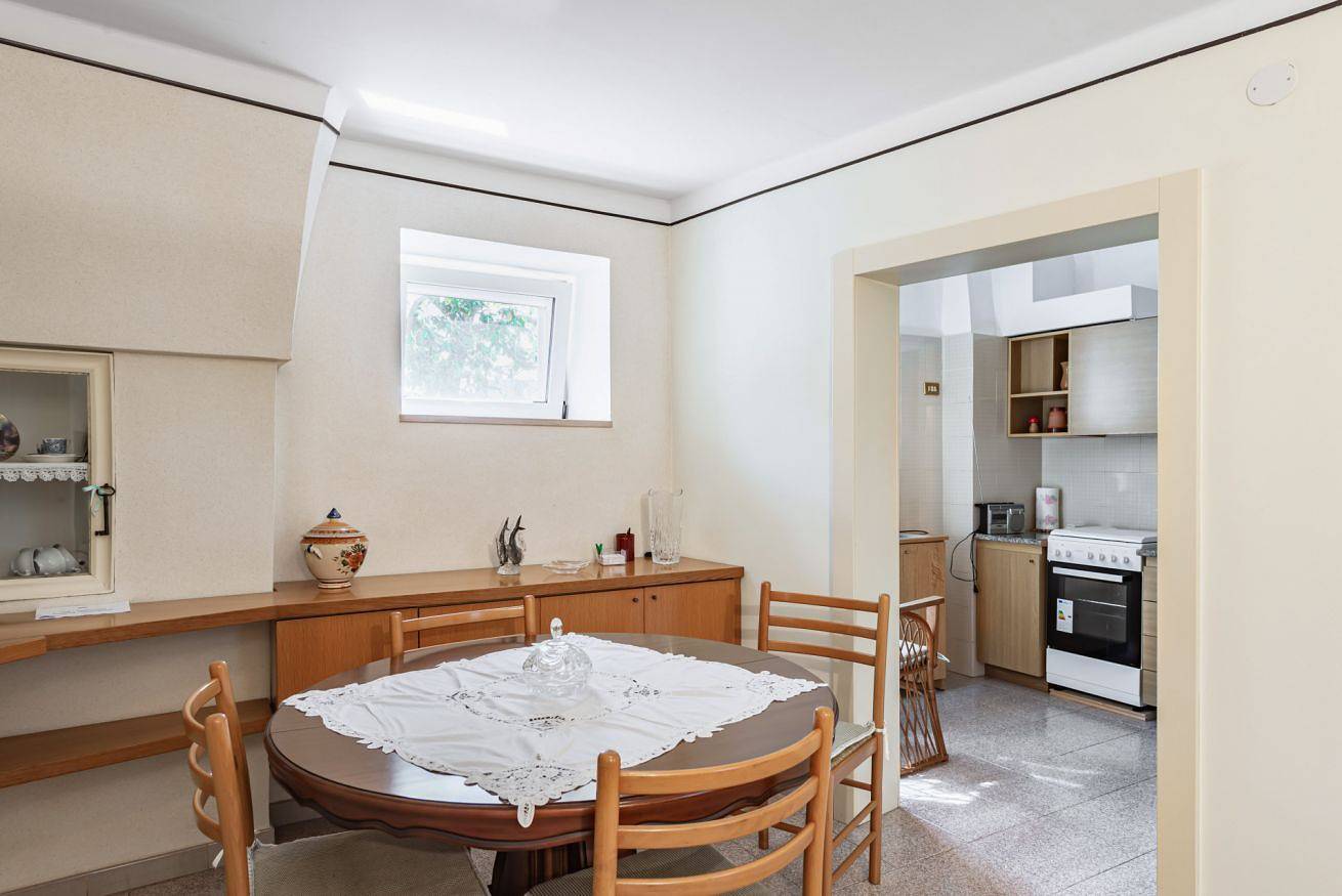 Appartamento intero, Casa Cenzina by Rentbeat in Locorotondo, Provincia di Bari