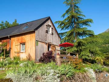 Gîte pour 2 personnes, avec jardin à Sère-en-Lavedan