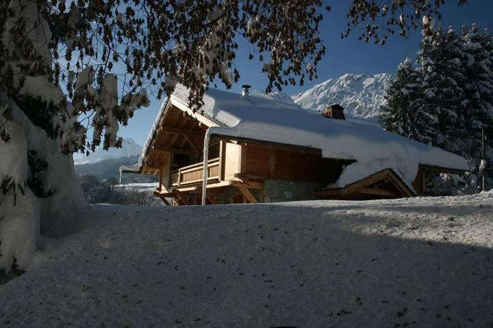 Chalet pour 7 personnes, avec piscine ainsi que vue et jardin