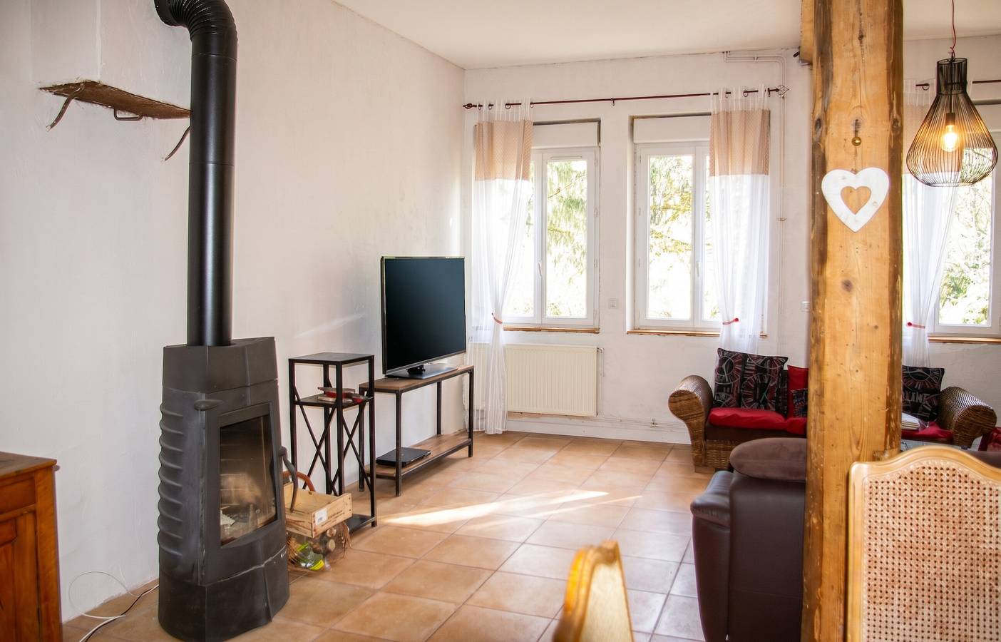Spacious family house in Saint-Claude, river view in Saint-Claude (Jura), Parc naturel régional du Haut-Jura