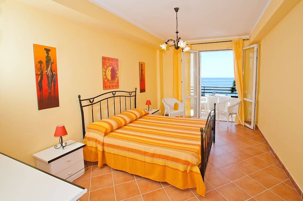 Appartement entier, Appartement Neptuno sur la mer, Letojanni in Letojanni, Province de Messina