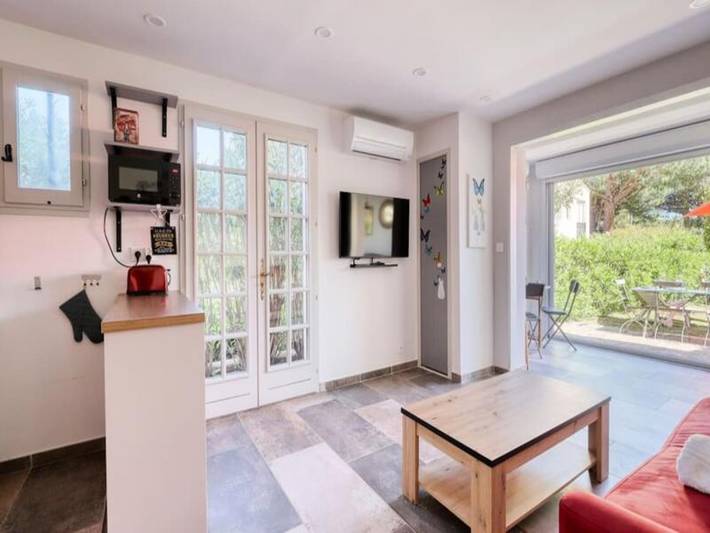 Gîte pour 3 personnes, avec piscine ainsi que terrasse et jardin dans Plage Saint-Clair - 2