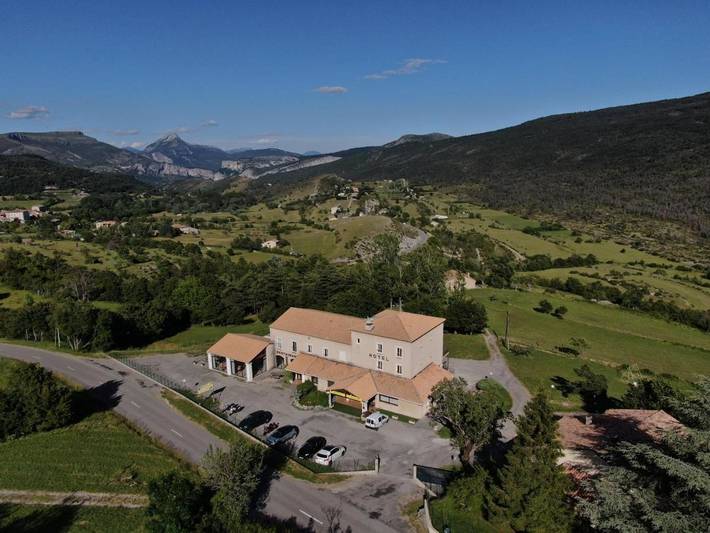 Hôtel pour 2 personnes, avec piscine et jardin à La Palud-sur-Verdon - 3