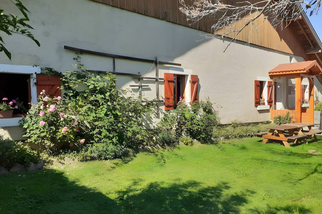 Casa de vacaciones «Antigua Pequeña Granja»: vistas a la montaña, terraza compartida, Wi-Fi in Mouthe-Lac et Mont d’Or, Parc naturel régional du Haut-Jura