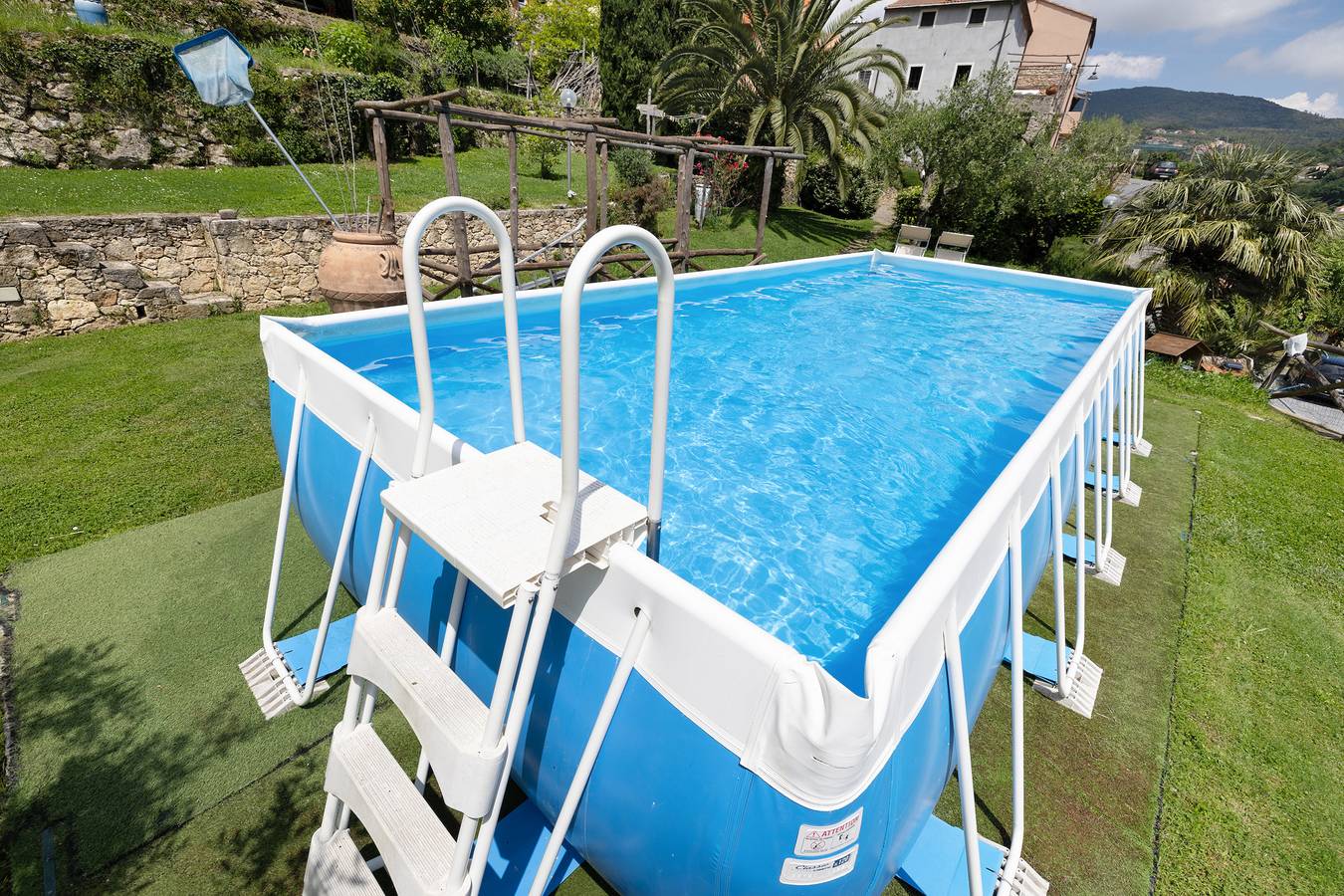 Entire apartment, Apartment "Casa Virginia - Vigna" with Sea View, Shared Pool & Wi-Fi in Boragni, Orco Feglino