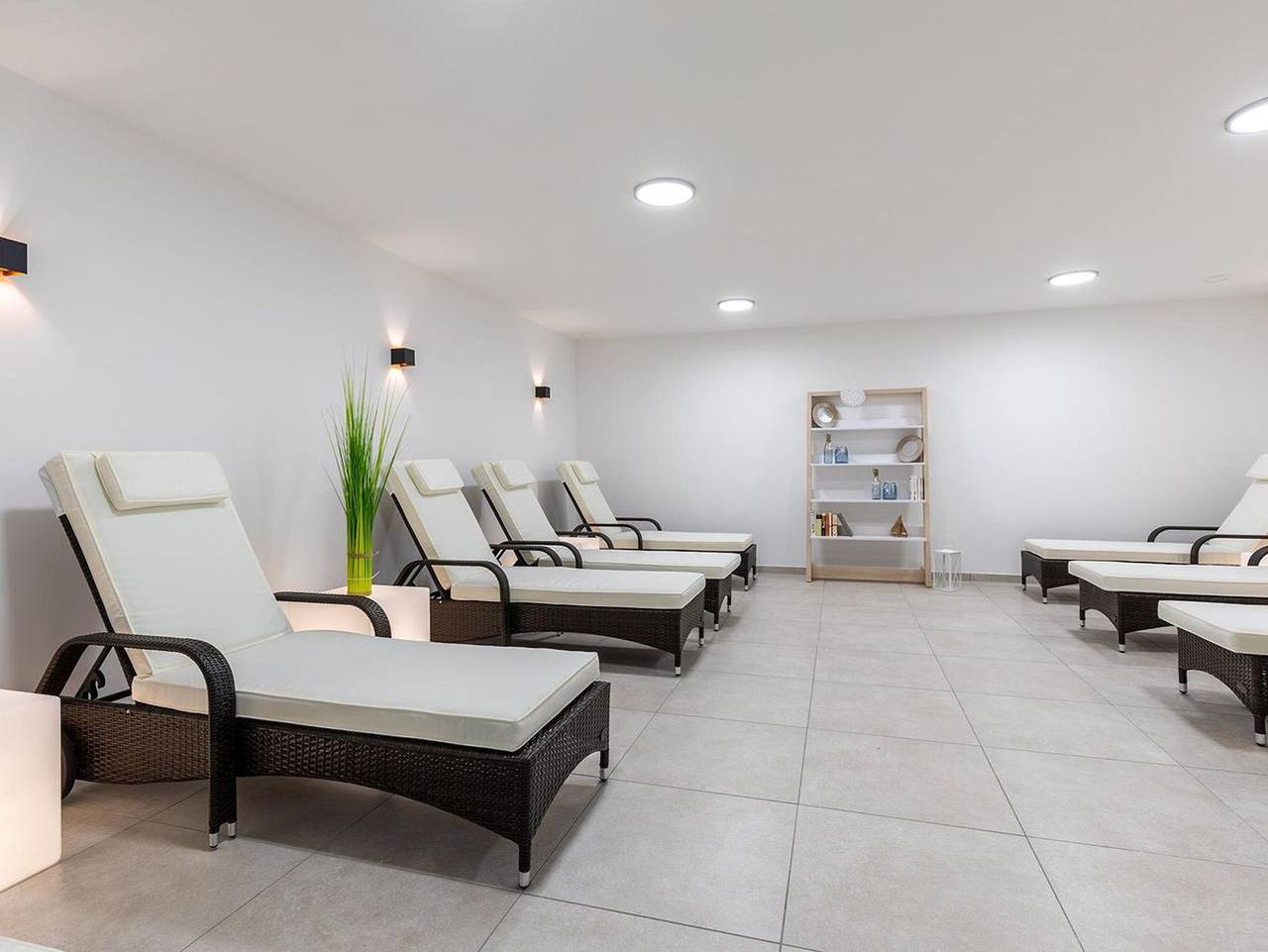 Ganze Ferienwohnung, Aparthotel Ostseeallee - Lichtdurchflutetes Apartment mit sonniger Terrasse und nur 200 m zum Strand in Ostseebad Boltenhagen, Boltenhagen