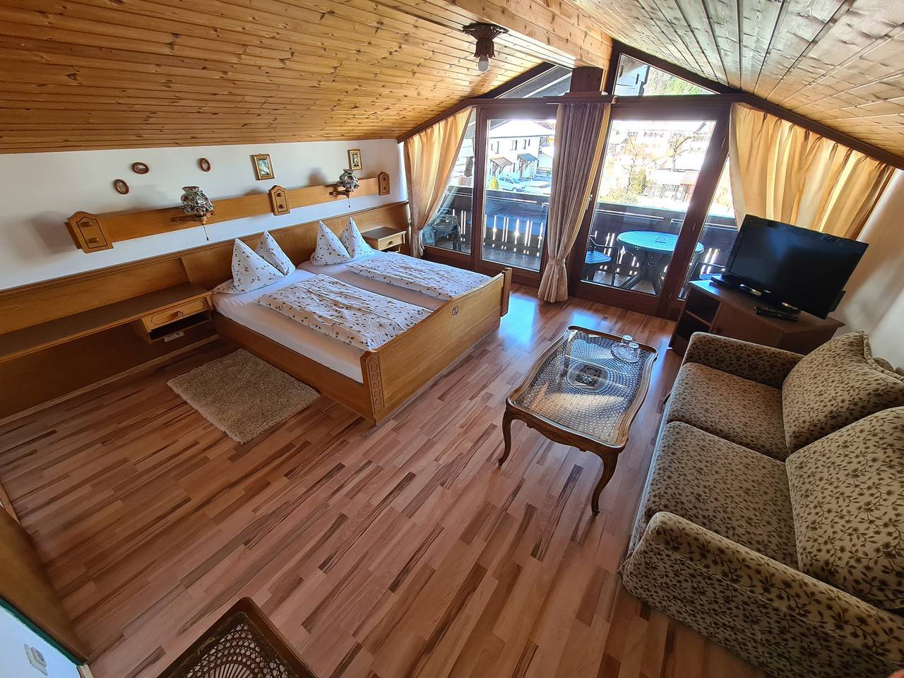 Alpenpension Bergidyll - Mehrbettzimmer mit Dusche/Wc und Balkon in Schönau am Königssee, Berchtesgadener Alpen