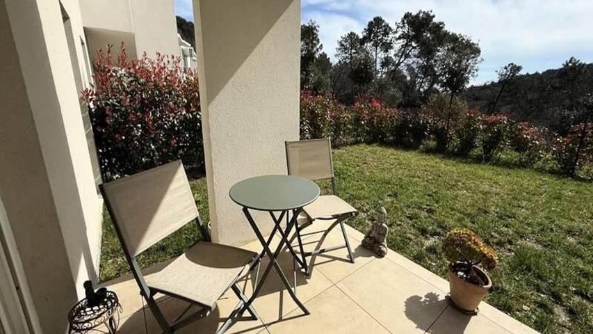 Gîte pour 3 personnes, avec piscine et jardin à Valbonne - 2