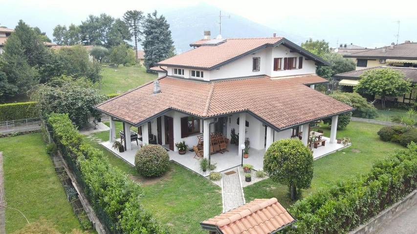 Ferienhaus für 8 Personen, mit Garten und Seeblick sowie Ausblick in Comune di Luino - 2
