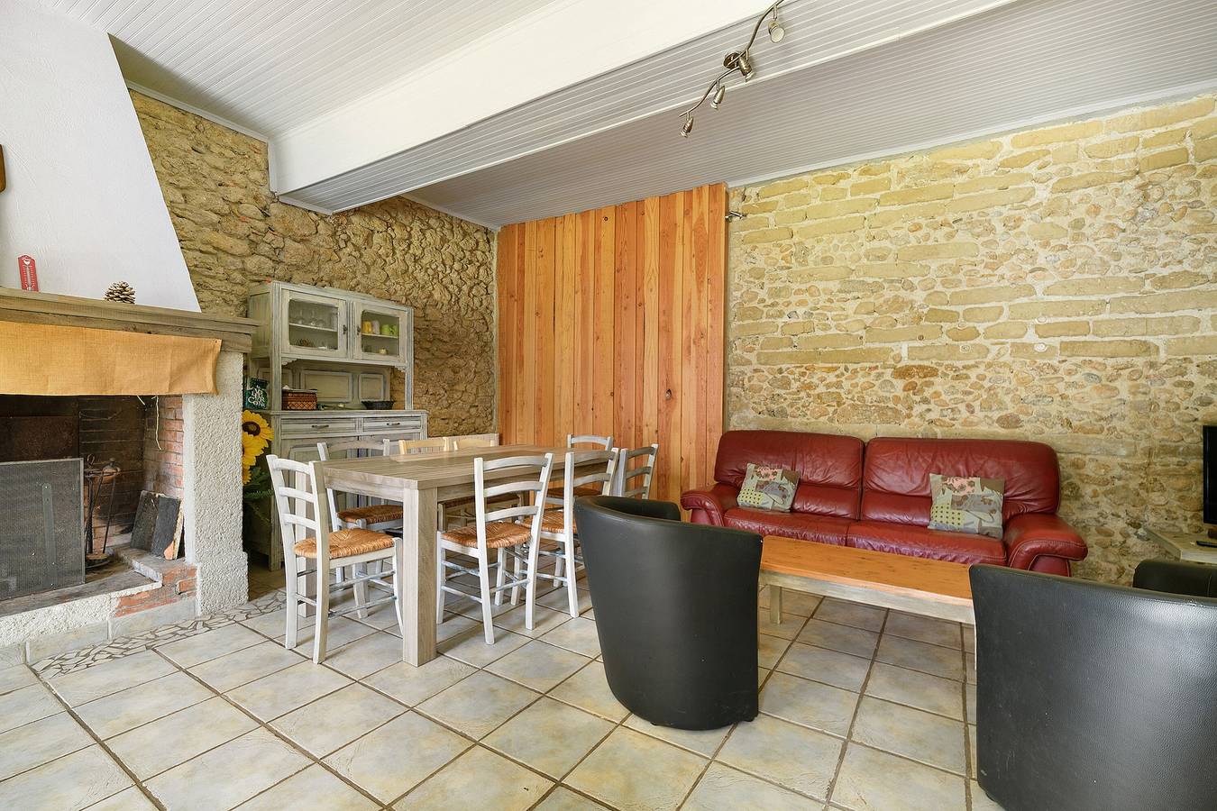 Gîte de Marlas – Ariège: Charme und Komfort im Herzen der Natur in Rieucros, Ariège