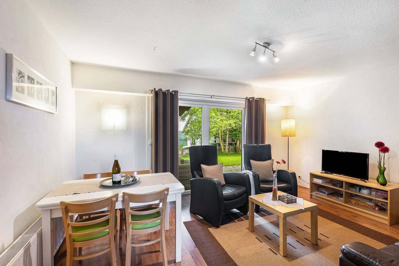 Ganze Wohnung, Ferienwohnung 'Schanze 20' mit Bergblick, Gemeinschaftsterrasse und Wi-Fi in Schanze, Schmallenberg