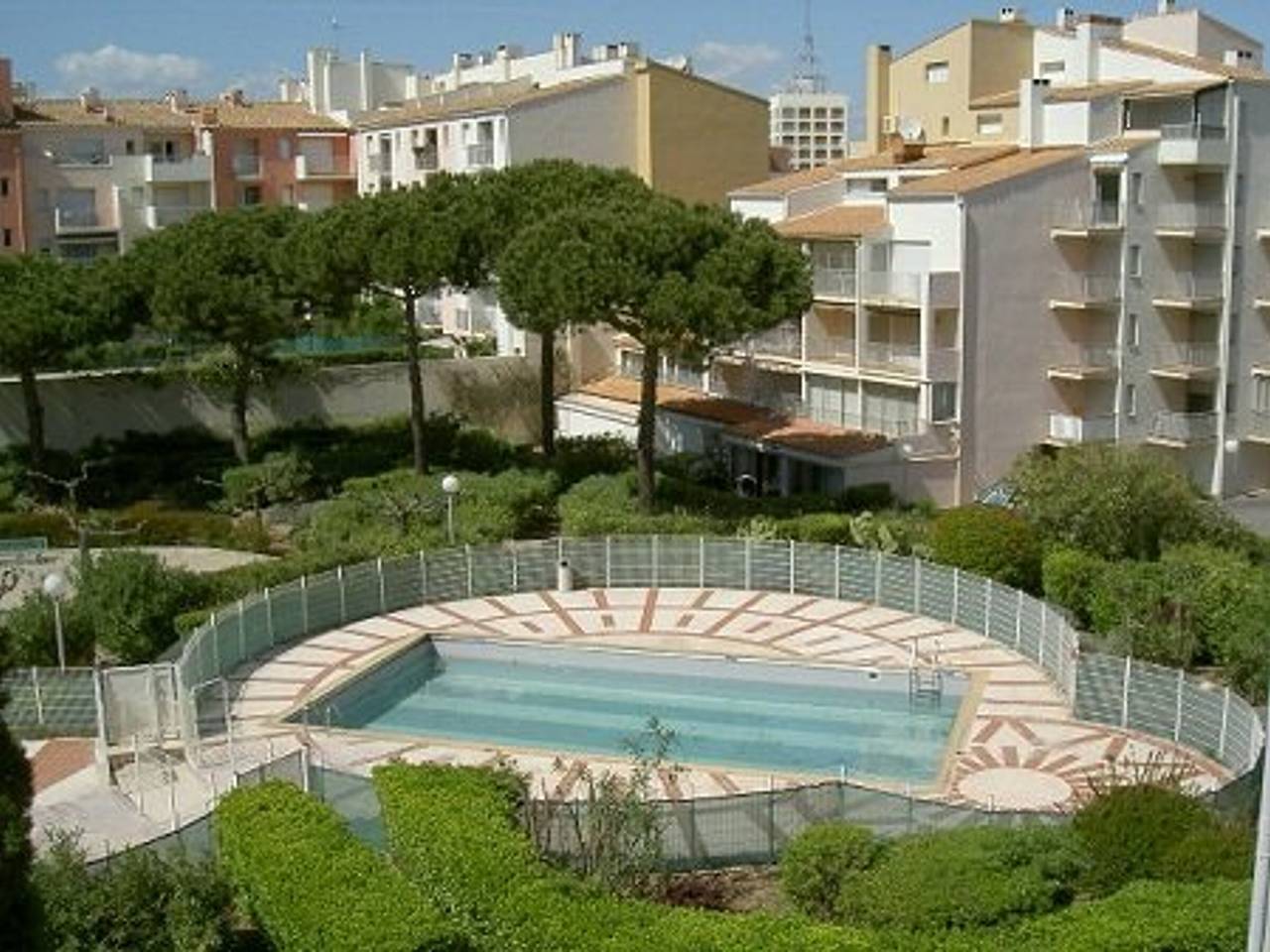 Ganze Wohnung, Studio für 4 Personen mit Pool, 600m vom Strand in Cap d'Agde, Parkplatz, Zentrale Lage in Cap d'Agde, Agde