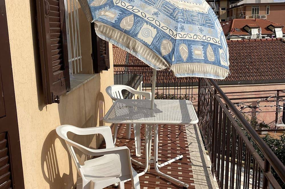 Apartamento entero, Apartment in small villa a few minutes walk from the sea in Ceriale, Riviera di Ponente