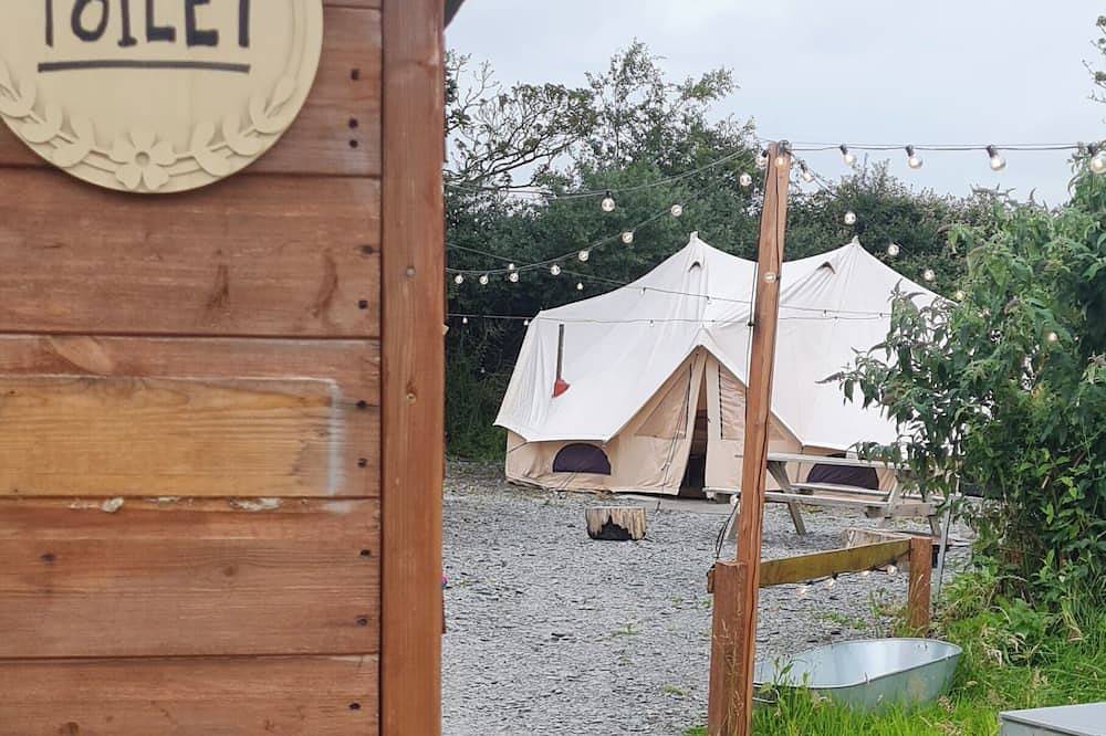 Cozy Hot Tent with Log Burner & Hot Tub Right Tent in Isle of Anglesey