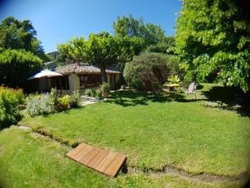 Gîte pour 4 personnes, avec jardin ainsi que piscine et vue à Uzès
