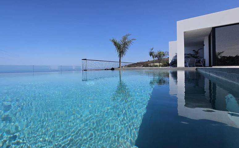 Villa für 5 Personen, mit Balkon und Whirlpool sowie Terrasse und Garten in Tijarafe