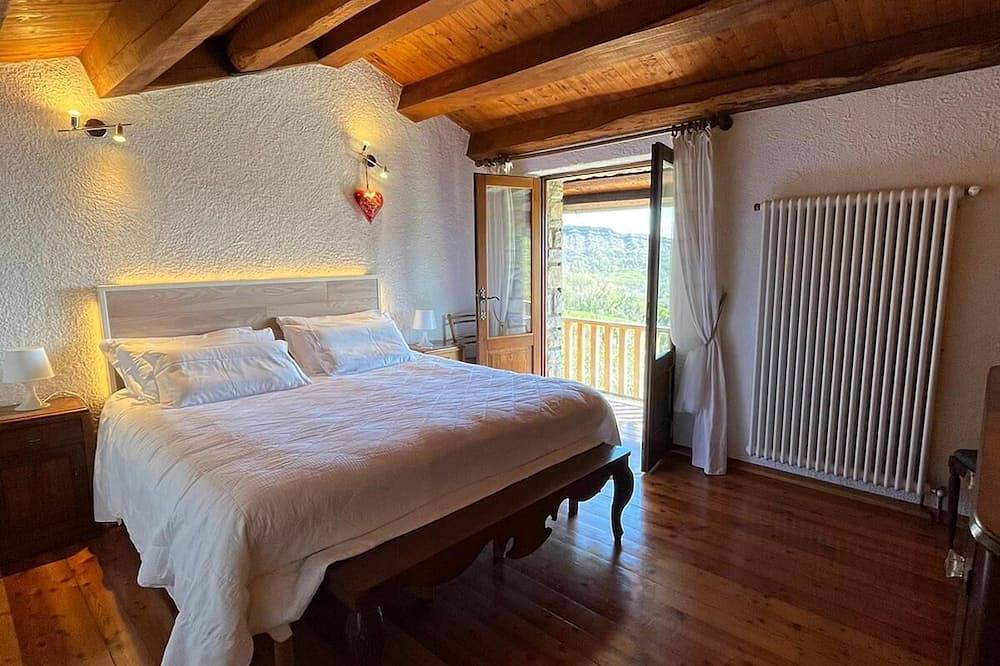 Relaxing Chalet equipped whit a private Wellness Area: Sauna and Jacuzi hot tub! in Vittorio Veneto, Südliche Karnische Alpen