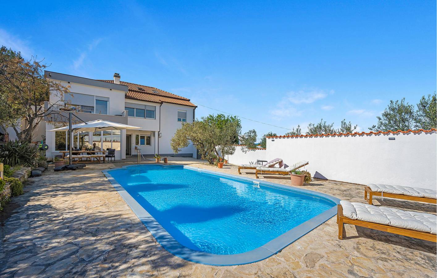 Ganze Ferienwohnung, Ferienwohnung für 8 Personen mit Pool in Jezera, Murter