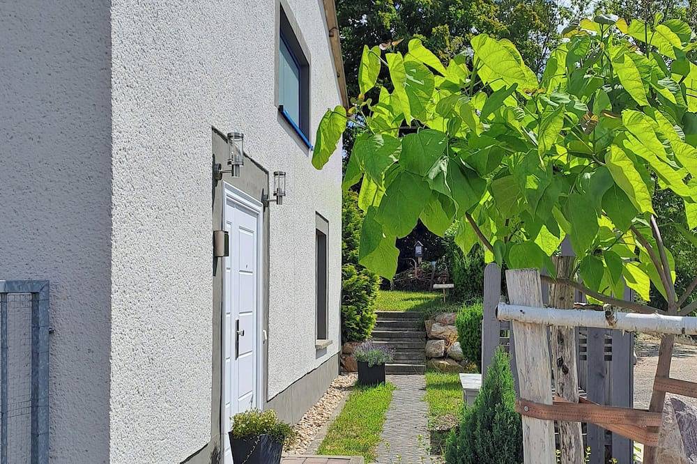Ganze Wohnung, Fewo im Leipziger Neuseenland, nähe Badesee, kleiner Garten, Fahrradabstellraum, in Borna, Leipzig und Umgebung