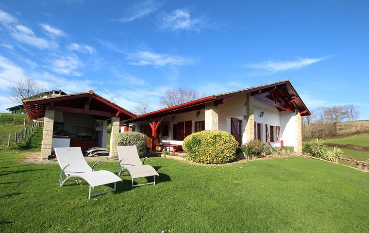 Gîte pour 6 personnes, avec Terrasse et Jardin