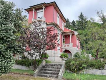 Chambre d’hôte pour 3 personnes, avec vue ainsi que jardin et piscine dans Guimarães