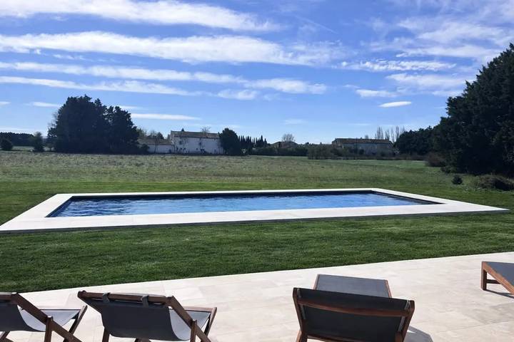 Location de vacances pour 8 personnes, avec jardin et piscine à Althen-des-Paluds - 3