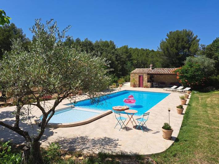 Hôtel pour 2 personnes, avec vue ainsi que jardin et piscine, animaux acceptés