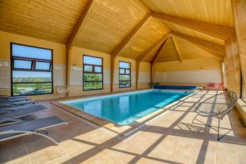 Gîte pour 8 personnes, avec terrasse et piscine à Faverolles