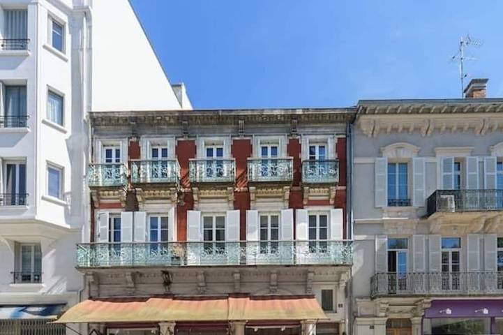 Gîte pour 4 personnes, animaux acceptés dans Palais des Congrès Opéra