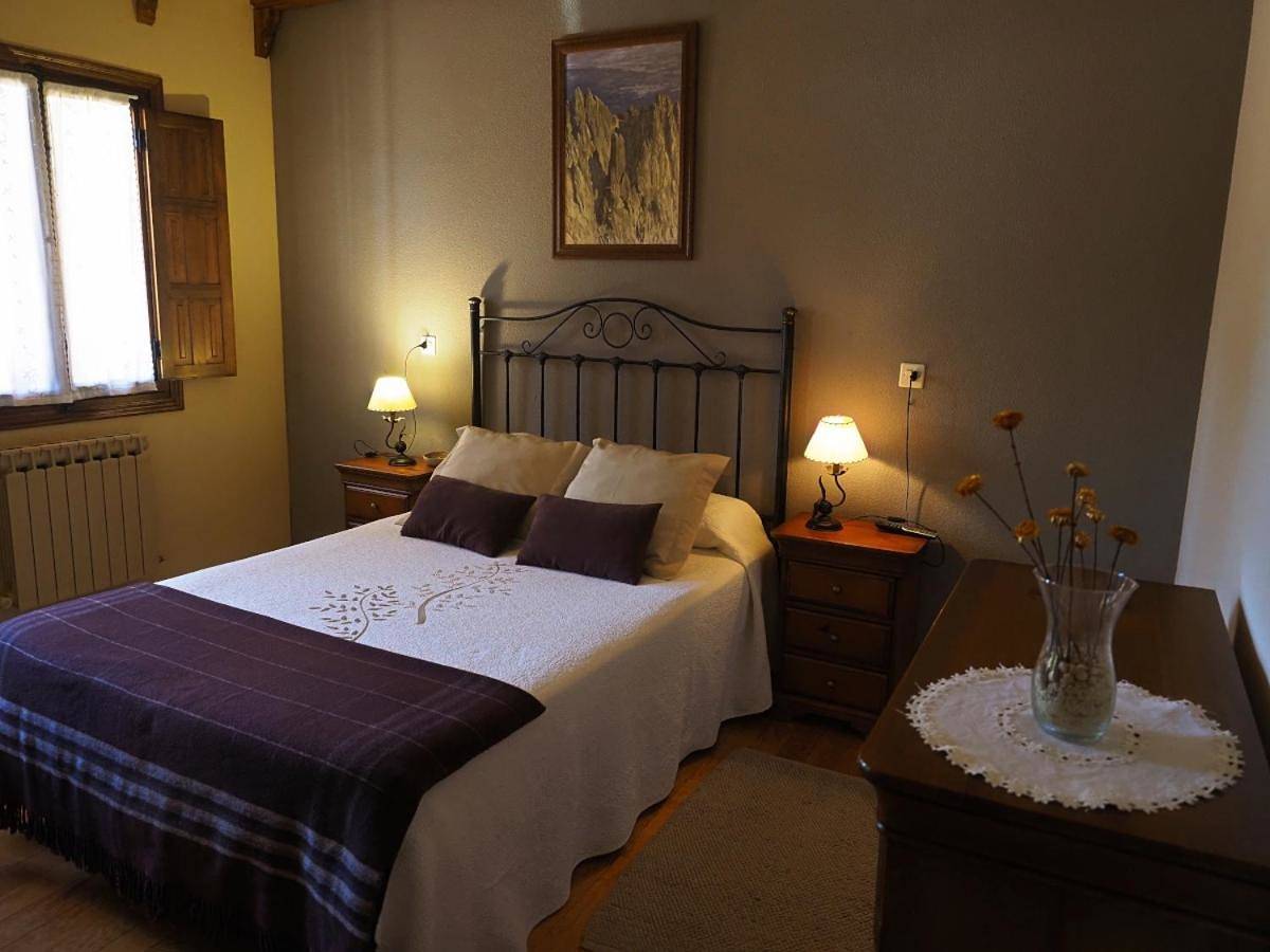 Hospedium Hostal Almanzor in Navarredonda de Gredos, Provincia de Ávila
