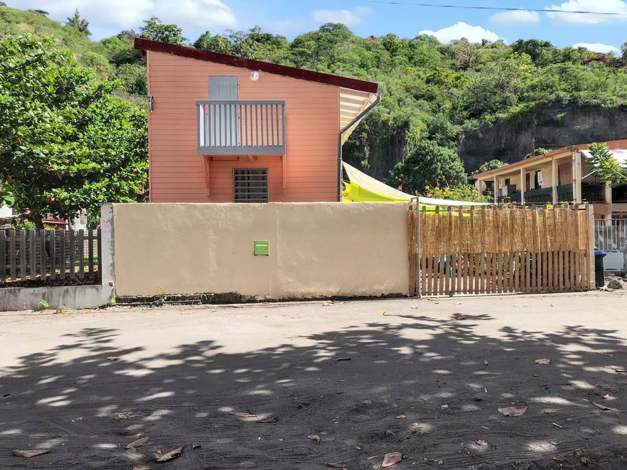 Apartamento entero, Apartamento acogedor en Le Carbet con balcón y vista al mar - 70 m² in Le Carbet, Martinica
