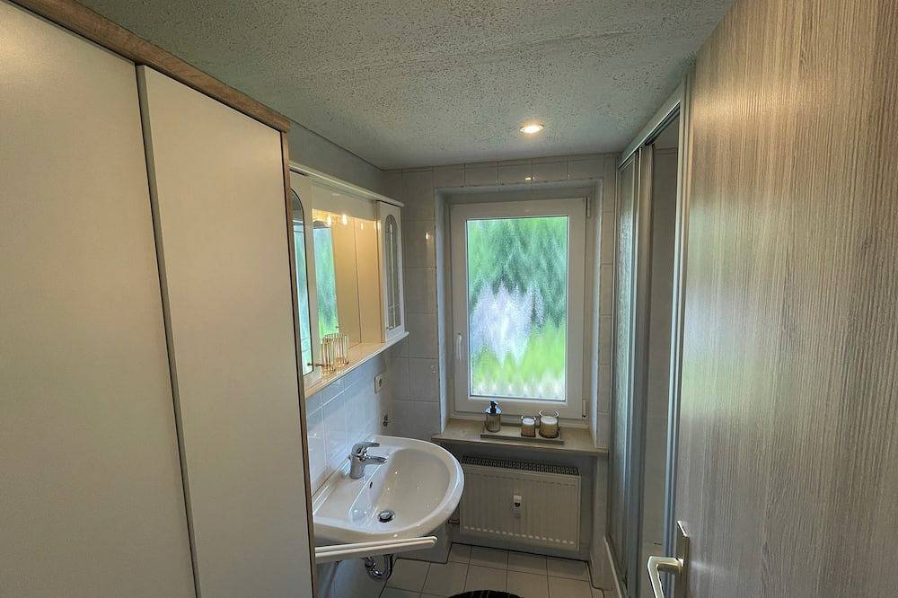 Ganze Wohnung, Ferienwohnung Schlossblick \ngemütlich-Moderne Wohnung mit Terrasse und Ausblick in Heiligenstadt, Fränkische Schweiz