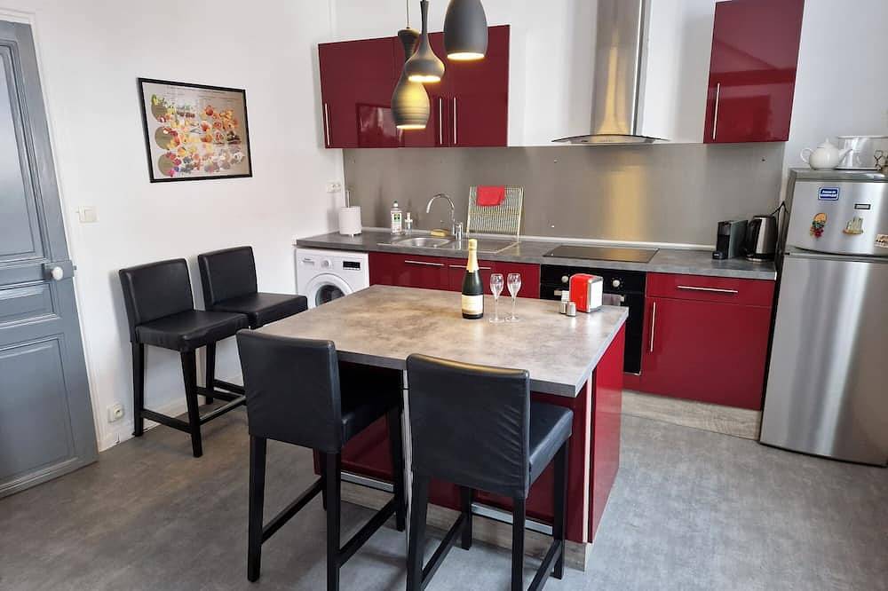 Ganze Wohnung, Apartment for 2 people in the heart of downtown Epernay- Champagne, in Épernay, Marne