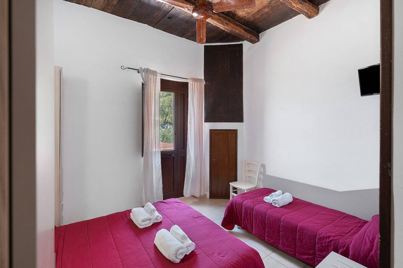 Donna Carmela Sea View Room with Wi-Fi and Air Conditioning in Caprioli, Cilento