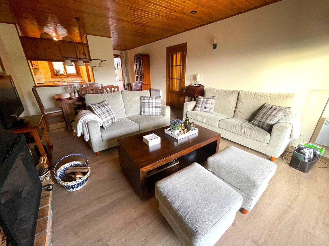 Apartamento vacacional entero, Planta Baja 2 hab. con Piscina, Pádel, Chimenea y Jardín Privado in Angoustrine-Villeneuve-des-Escaldes, Parque Natural Regional de los Pirineos Catalanes