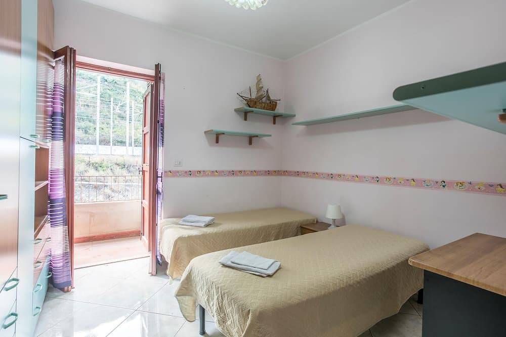 Entire apartment, 2 bedroom awesome apartment in Messina in Messina, Messina Province