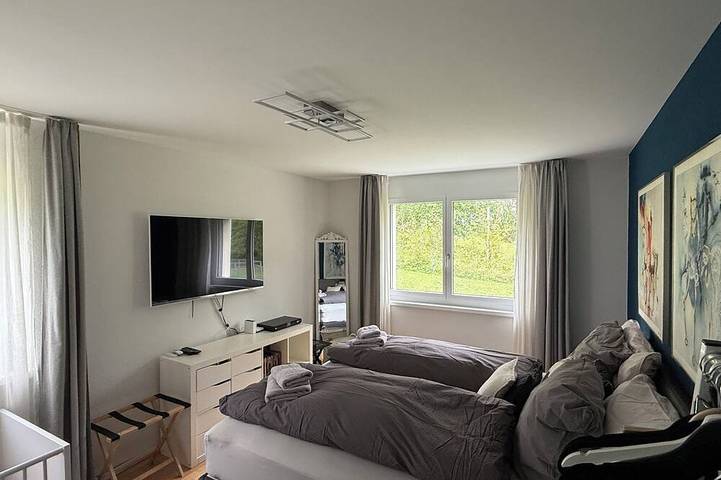 Ganze Wohnung, Spacious 4.5 Bedroom Retreat with Mountain View in Davos Platz 1, Davos