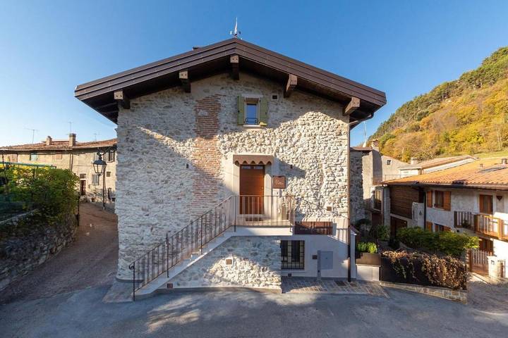 Ferienhaus für 6 Personen, mit Whirlpool und Garten sowie Ausblick in Voltino