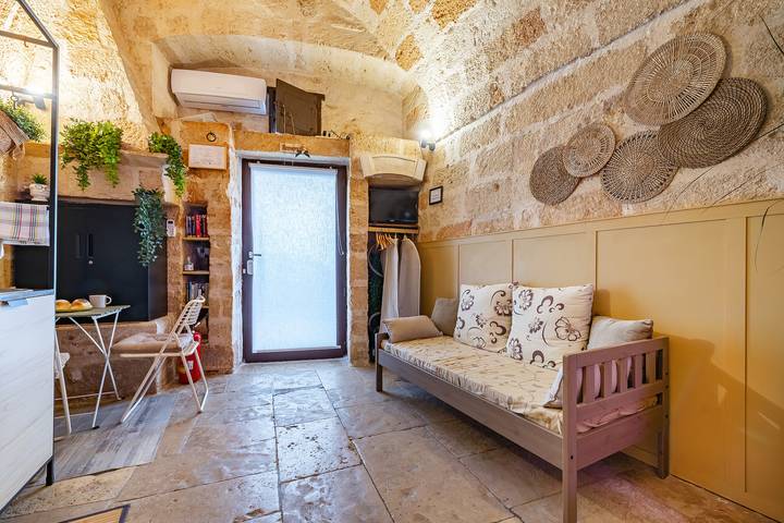 Trullo per 2 persone, adatto a famiglie con bambini a Polignano a Mare