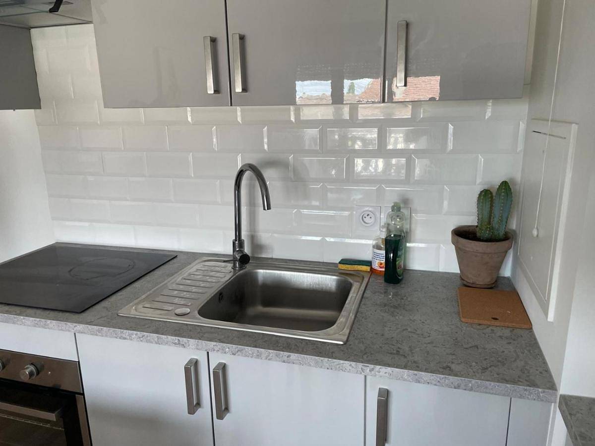 Appartement entier, One-Bedroom Apartment in Le Blanc-Mesnil, Seine-Saint-Denis