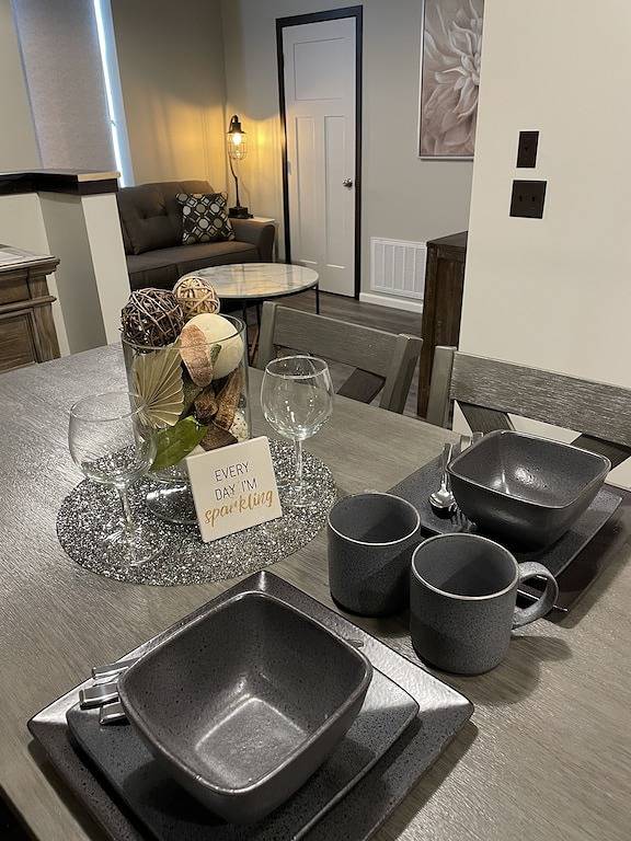 Ganze Wohnung, 1 of 3 New, New, New! Downtown Wabasha Studio - Unit #100 113 Pembroke Ave. in Wabasha, Wabasha County