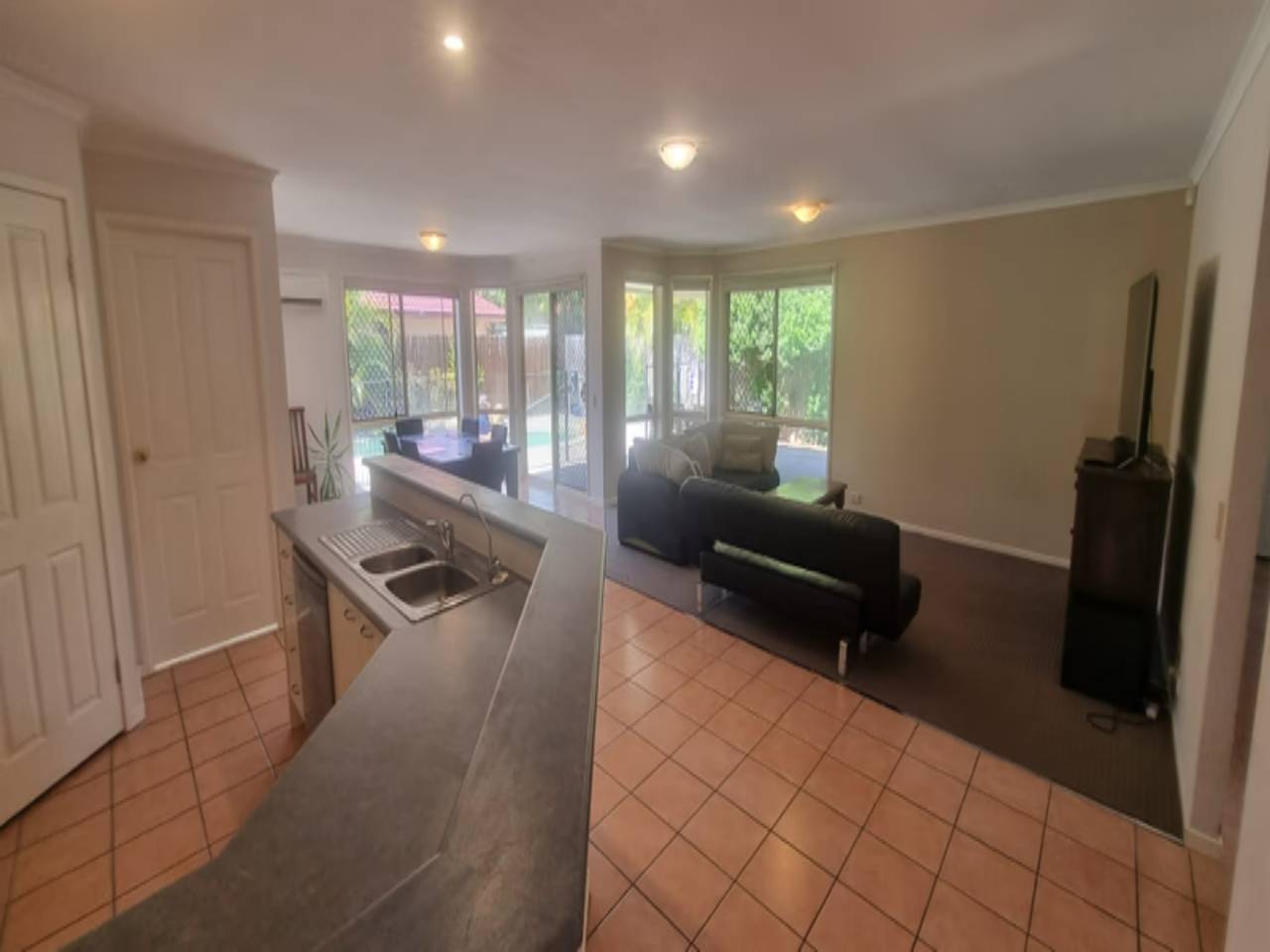 Ruhiger Warner-Rückzugsort mit privatem Pool und Garten in Brisbane, Queensland