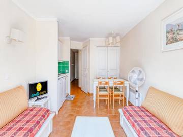 Location De Vacances pour 4 Personnes dans Le Dramont, Saint-Raphaël, Photo 3