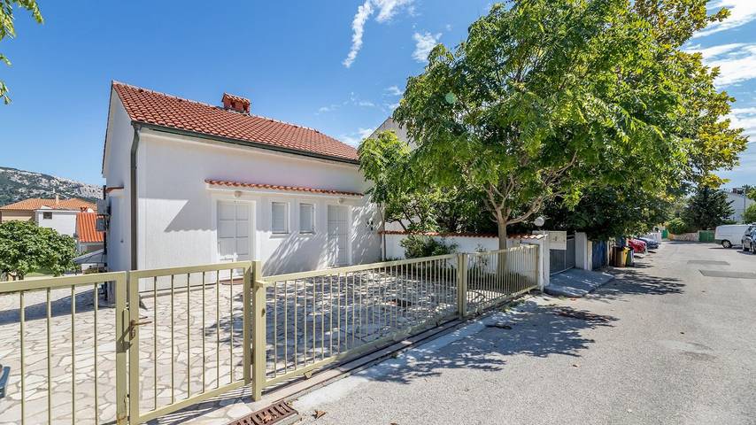 Ferienhaus für 4 Personen, mit Balkon und Terrasse sowie Garten in Baska - 3
