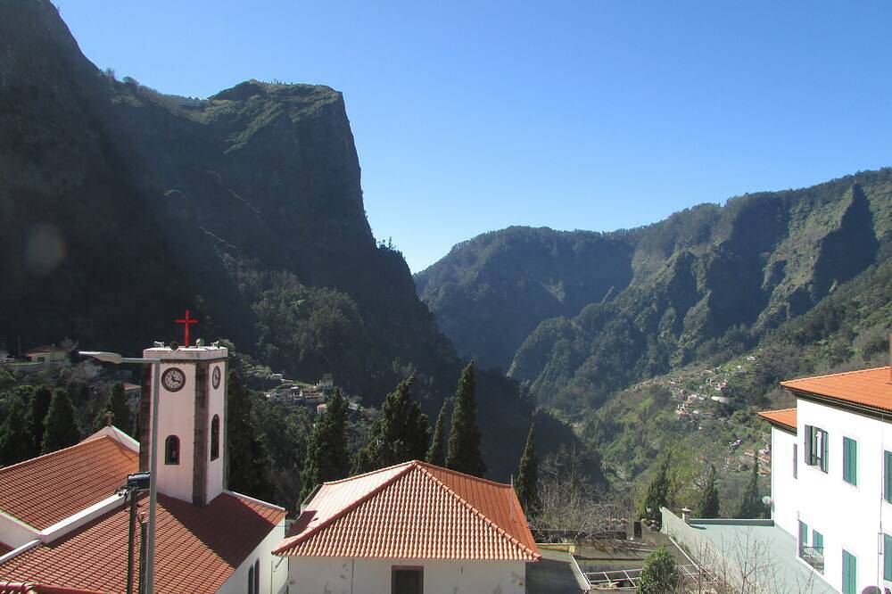 Appartamento vacanze a Curral das Freiras a partire da 131€ a notte