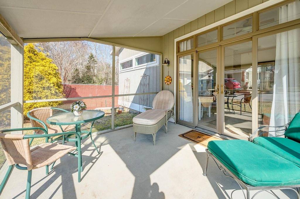 Sunset Cottage Blocks from Downtown in Brevard, Transylvania County