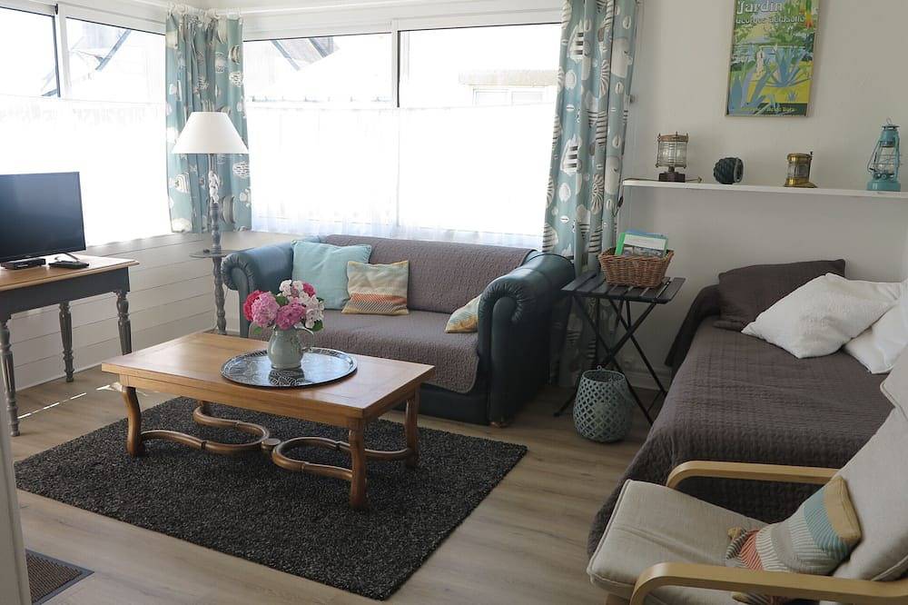Small classified house *** Ot29, near the port of Kérity. in Penmarc'h, Côte de Cornouaille