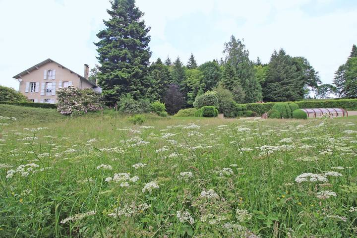 Gîte pour 15 personnes, avec jardin ainsi que terrasse et piscine à Eymoutiers - 2