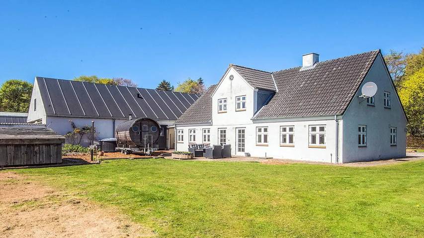 Ferienhaus für 15 Personen, mit Garten und Sauna